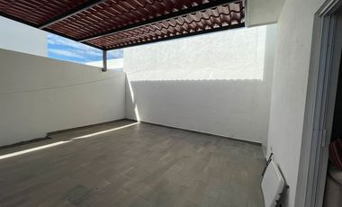Casa amueblada en Renta en Fracc. Privado frente al parque.