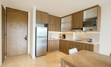 Departamento de lujo con vistas al mar y montañas, frente a playa. Amenidades exclusivas y servicio de resort para una experiencia única