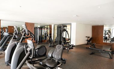 Departamento de lujo con vistas al mar y montañas, frente a playa. Amenidades exclusivas y servicio de resort para una experiencia única