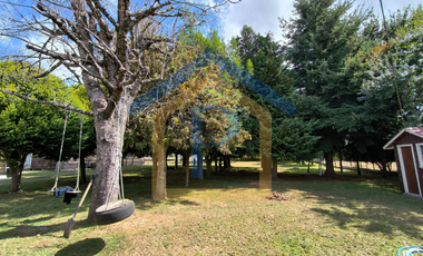 Hermoso campo de 1,25 hectáreas con casa de madera nativa y árboles frutales en Casma, Frutillar