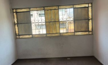 VENTO CASA TERRENO EN URB ZARATE DE 168 M2 Y AREA CONSTRUIDA 250 M2 APROX.