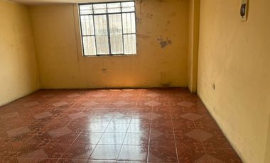 VENTO CASA TERRENO EN URB ZARATE DE 168 M2 Y AREA CONSTRUIDA 250 M2 APROX.