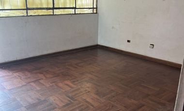 VENTO CASA TERRENO EN URB ZARATE DE 168 M2 Y AREA CONSTRUIDA 250 M2 APROX.