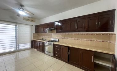 Casa en renta sin amueblar. Fracc. San Angel. Periférico Carlos Pellicer, Villahermosa Tabasco.