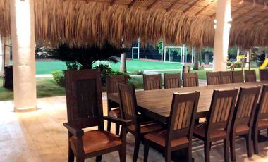 TE ALQUILO AMPLIA Y HERMOSA FINCA SOLANYI LLAMANOS AL3003945558 DISPONIBLE PARA COMPARTIR TUS FECHAS ESPECIALES!!