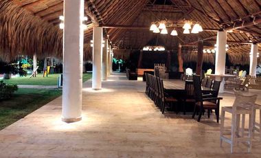 TE ALQUILO AMPLIA Y HERMOSA FINCA SOLANYI LLAMANOS AL3003945558 DISPONIBLE PARA COMPARTIR TUS FECHAS ESPECIALES!!