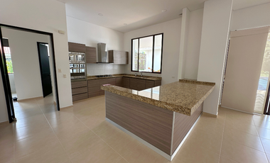 Casa en el condominio hacienda la primavera