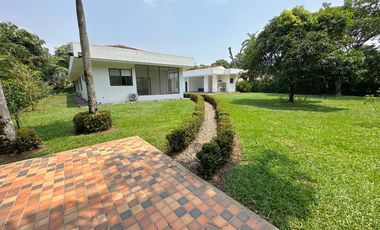 Casa en el condominio hacienda la primavera