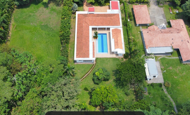 Casa en el condominio hacienda la primavera