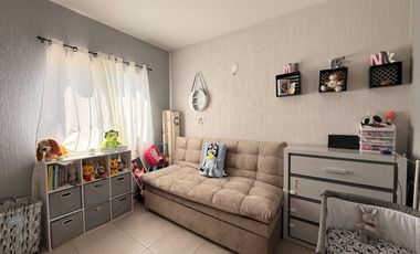 Casa en venta en Alta California, dentro de coto