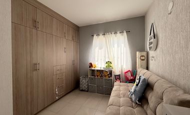 Casa en venta en Alta California, dentro de coto