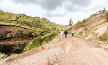 TERRENO EN POROY CERCANO A NUEVA CARRETERA CUSCO - CHINCHERO