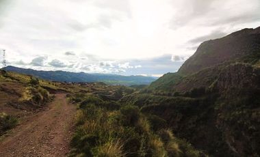 TERRENO EN POROY CERCANO A NUEVA CARRETERA CUSCO - CHINCHERO