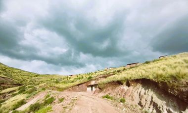 TERRENO EN POROY CERCANO A NUEVA CARRETERA CUSCO - CHINCHERO