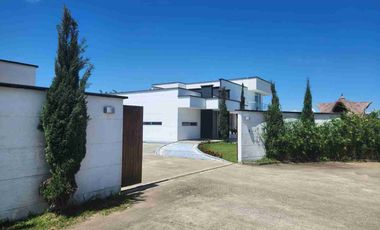 SE VENDE FINCA LUJOSA EN CERRITOS PEREIRA