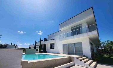 SE VENDE FINCA LUJOSA EN CERRITOS PEREIRA