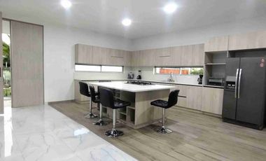 SE VENDE FINCA LUJOSA EN CERRITOS PEREIRA