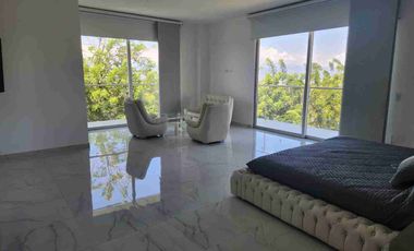 SE VENDE FINCA LUJOSA EN CERRITOS PEREIRA