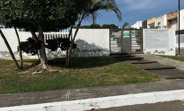 CASA 4 RECÁMARAS 1 EN PB, $ 3,650,000, CON CELDAS SOLARES, AIRE ACONDICIONADO,  LOMAS RESIDENCIAL POZA RICA, VERACRUZ.