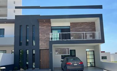 CASA 4 RECÁMARAS 1 EN PB, $ 3,650,000, CON CELDAS SOLARES, AIRE ACONDICIONADO,  LOMAS RESIDENCIAL POZA RICA, VERACRUZ.