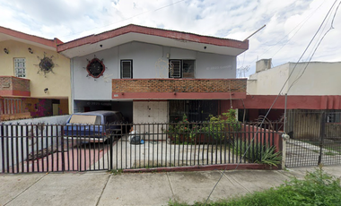 AMPLIA CASA EN JARDINES DEL COUNTRY, GUADALAJARA – EXCELENTE UBICACIÓN Y PLUSVALÍA
