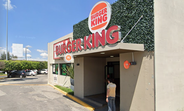 Tu futuro hogar empieza con una decisión inteligente!! Venta de Casa en Remate Bancario EN JARDINES DEL COUNTRY, GUADALAJARA .