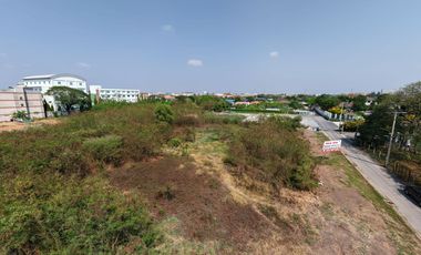 Perfect Land for your Dream Home!! 1 Rai 1 Ngan 62 Sq.Wah Land for SALE at Krungthep Kreetha 20 Soi 7, Near both Brighton & Wellington International S