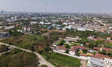 Perfect Land for your Dream Home!! 1 Rai 1 Ngan 62 Sq.Wah Land for SALE at Krungthep Kreetha 20 Soi 7, Near both Brighton & Wellington International S