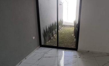 Casa en venta a pie de calle en Cuautlancingo