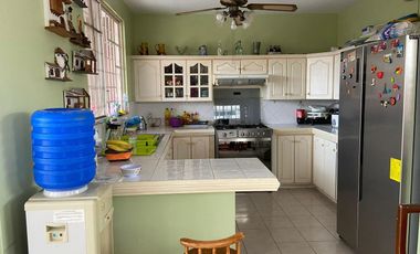 Venta de Casa cerca del mar, urbanización Costa de Oro, Salinas Ecuador