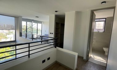 SE ARRIENDA GRAN DUPLEX CON VISTA PANORAMICA 2D2B - METRO INES DE SUAREZ
