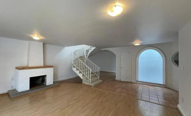 VENTA DE HERMOSA CASA