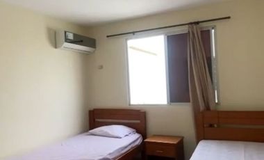 Venta de casa con piscina, a 60 m. del mar, La Milina, Salinas.