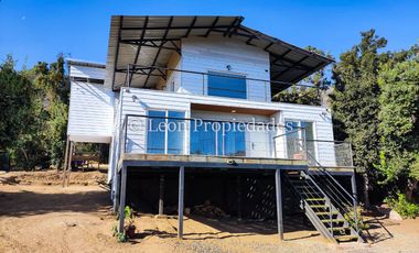 Leon Propiedades arrienda casa en parcela en Miraflores, Curacaví.