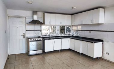 Leon Propiedades arrienda casa en parcela en Miraflores, Curacaví.