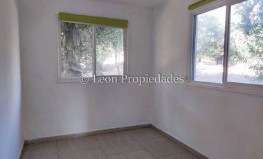 Leon Propiedades arrienda casa en parcela en Miraflores, Curacaví.