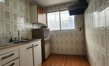 En venta casa ubicada en Calle Regimiento Arica (frente Colegio Altazor)
