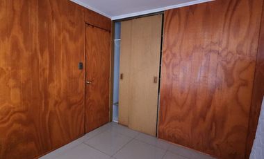 En venta casa ubicada en Calle Regimiento Arica (frente Colegio Altazor)