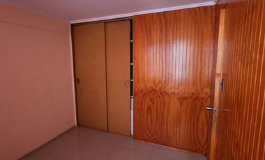 En venta casa ubicada en Calle Regimiento Arica (frente Colegio Altazor)