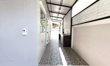 บ้านแฝดลำลูกก คลองสี่ ลาดสวาย  ปทุมธานี  หมู่บ้านพนาสนธิ์วิลล่า  ถนนลาดสหวาย  เขตลำลูกกา ปทุมธานี  4 ห้องนอน 3 ห้องน้ำ นัดชท / จอง 081-440-----