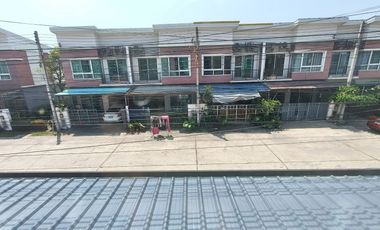 บ้านลำลูกกา คลองสี่  ลาดสหวาย ปทุมธานี หมู่บ้านศุภาลัยวิลล์ เบลล่า ทำเลถนนเมน 3 ห้องนอน  ใกล้ตลาดเอซี  เดินทางสะดวก นัดมบ้าน 081-440-----