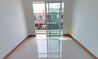 บ้านลำลูกกา คลองสี่  ลาดสหวาย ปทุมธานี หมู่บ้านศุภาลัยวิลล์ เบลล่า ทำเลถนนเมน 3 ห้องนอน  ใกล้ตลาดเอซี  เดินทางสะดวก นัดมบ้าน 081-440-----