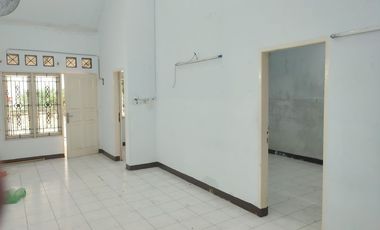 Disewakan Rumah 1 Tingkat di Komplek Cemara Asri