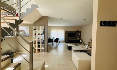 Casa a la venta en el dique de Tandil