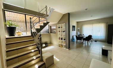 Casa a la venta en el dique de Tandil