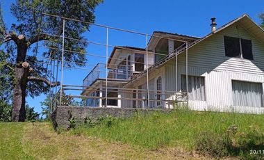 Hermosa Casa a 6 Km de Villarrica sector Cruz Blanca