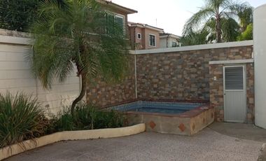 Samborondon, Renta de linda casa 3 dormitorios con Jacuzzi amoblada