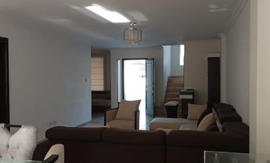 Samborondon, Renta de linda casa 3 dormitorios con Jacuzzi amoblada