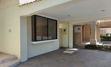 Samborondon, Renta de linda casa 3 dormitorios con Jacuzzi amoblada