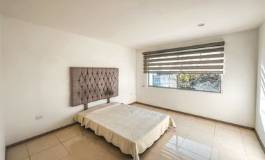 CASA EN VENTA EN ESQUINA CON 3 RECÁMARAS A UNOS PASOS DE LA 16 DE SEPTIEMBRE Y PERIFÉRICO